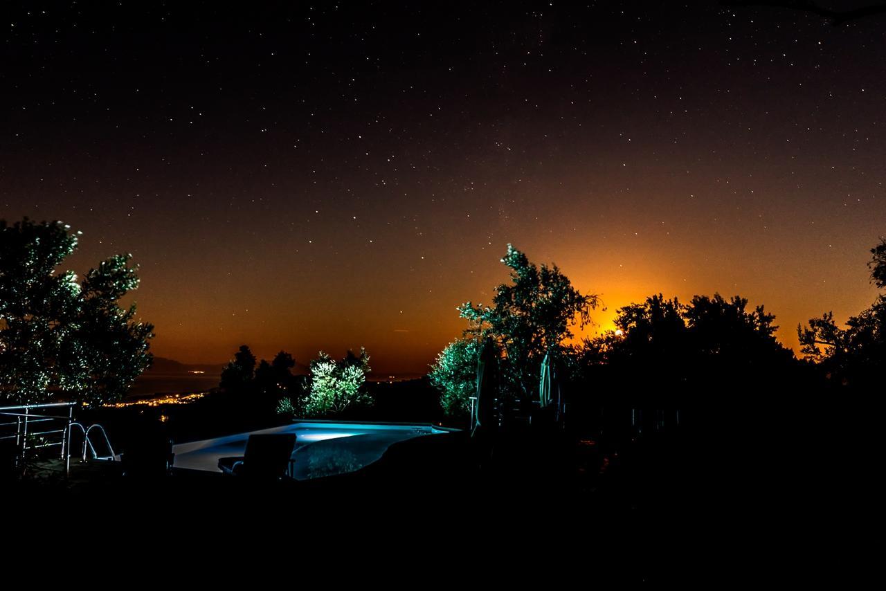 The Infinity 180 Luxury Suites Milia エクステリア 写真